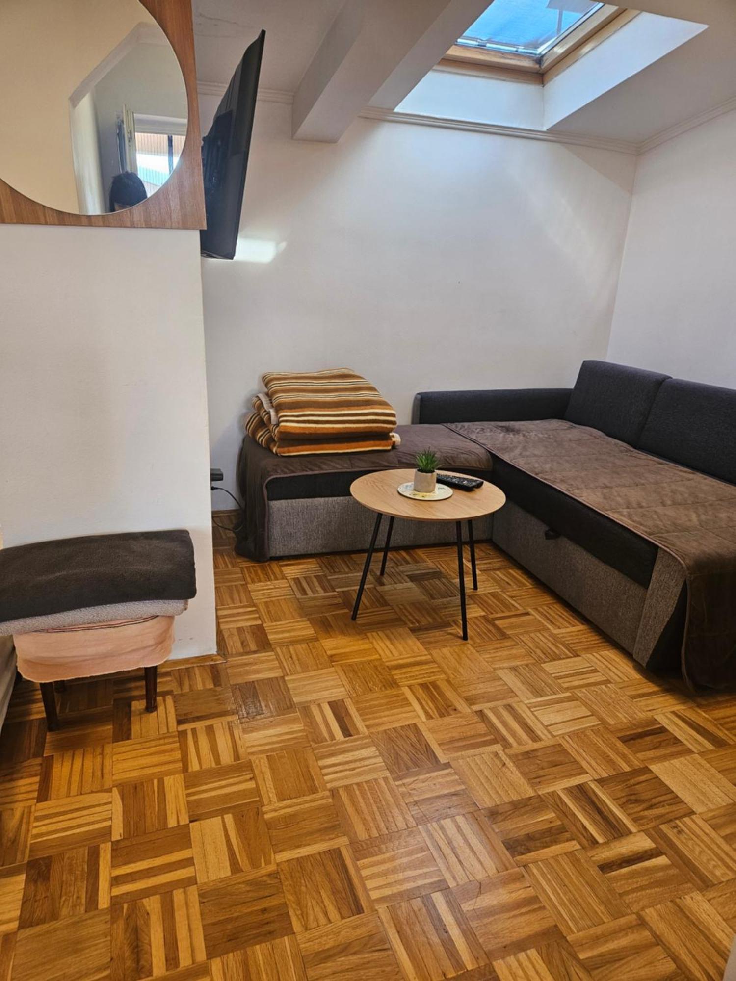 Apartman Ellye Lukavica Zewnętrze zdjęcie