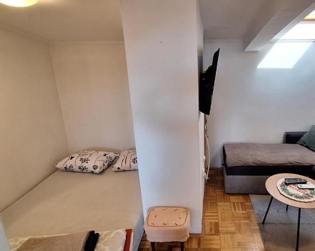 Apartman Ellye Lukavica Zewnętrze zdjęcie