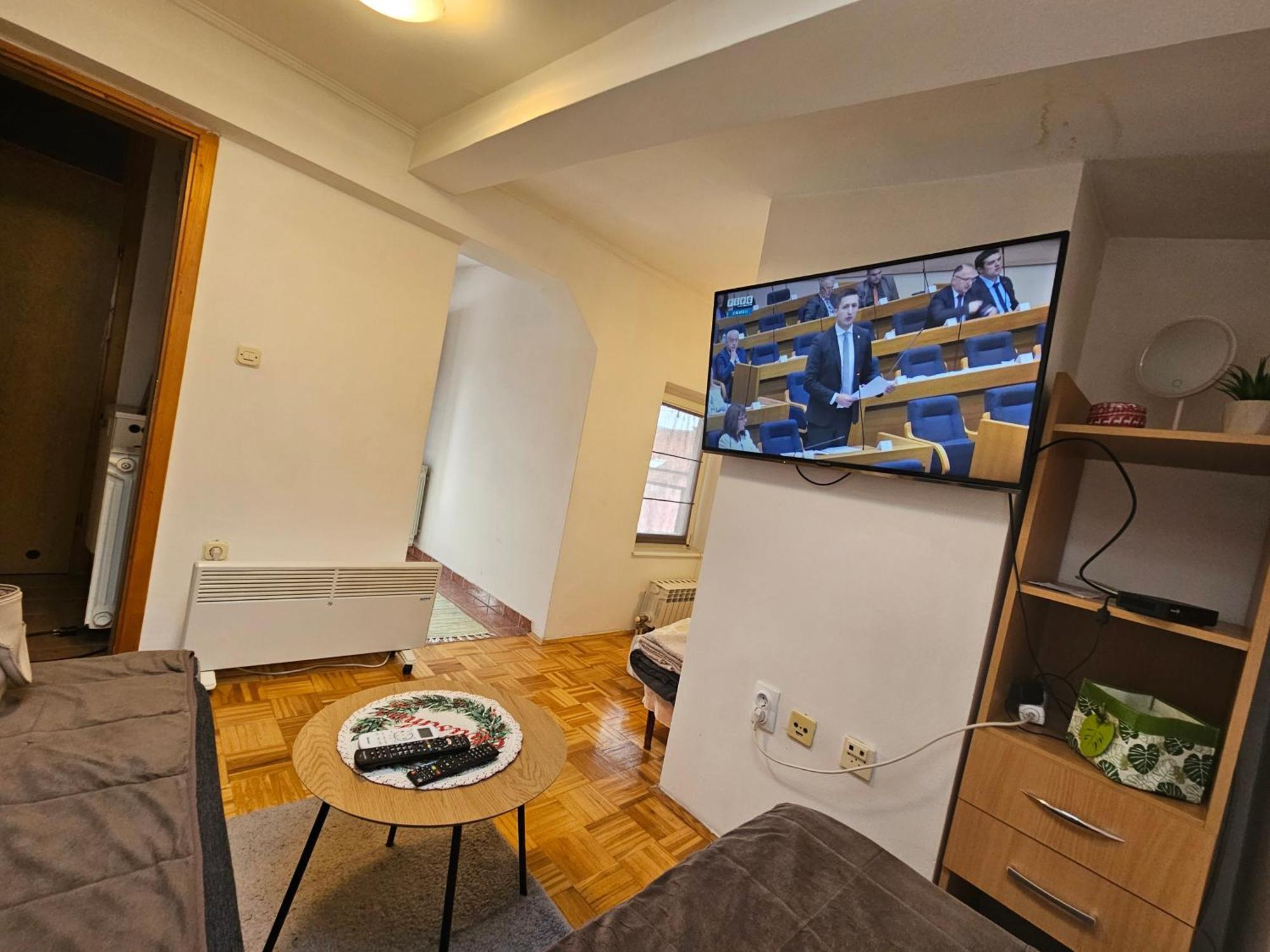 Apartman Ellye Lukavica Zewnętrze zdjęcie